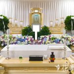 葬儀に花祭壇が取り入れられる理由とは？人気やデザインの魅力を解説