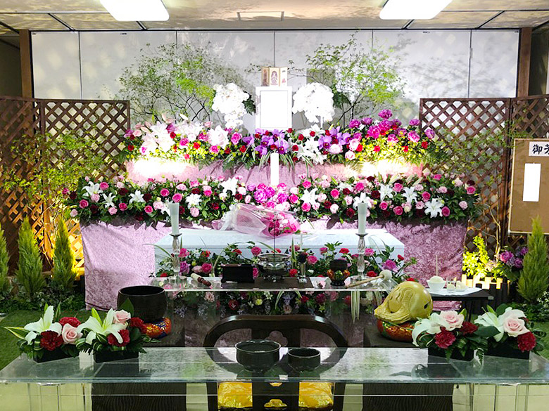 市川市斎場で葬儀を行ったお客様の祭壇写真01