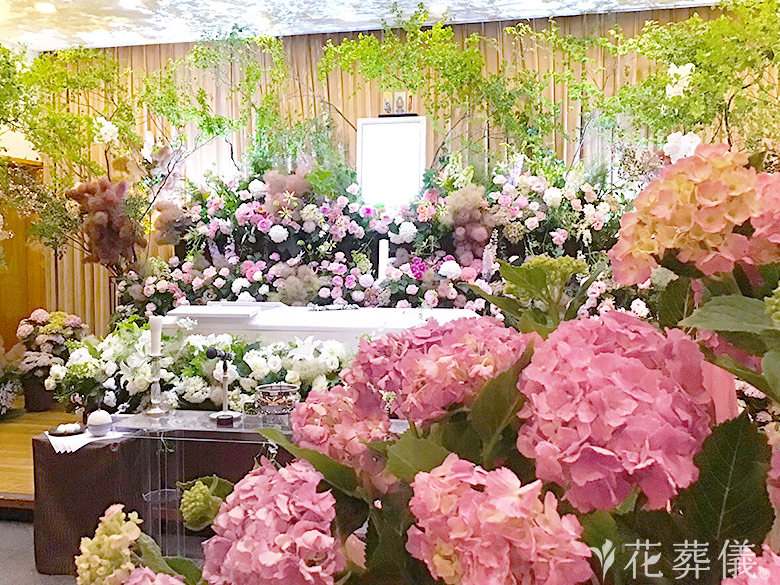 臨海斎場で葬儀を行ったお客様の祭壇写真02