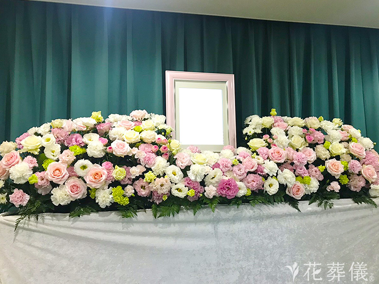 グリーンホール環七野方で葬儀を行ったお客様の祭壇写真02