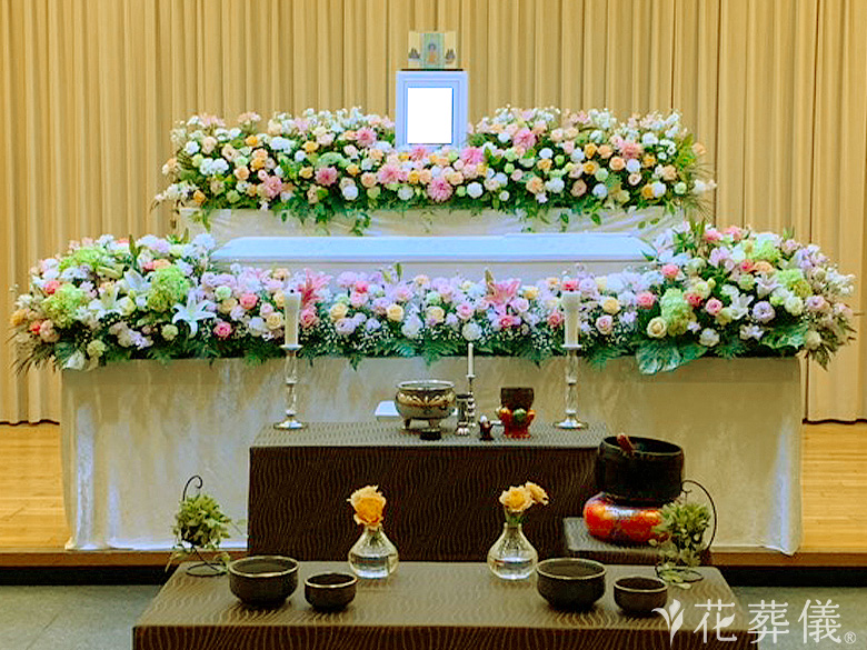 臨海斎場で葬儀を行ったお客様の祭壇写真02