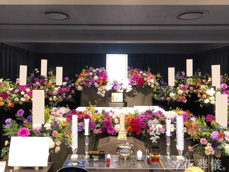 戸塚斎場で葬儀を行ったお客様の祭壇写真02