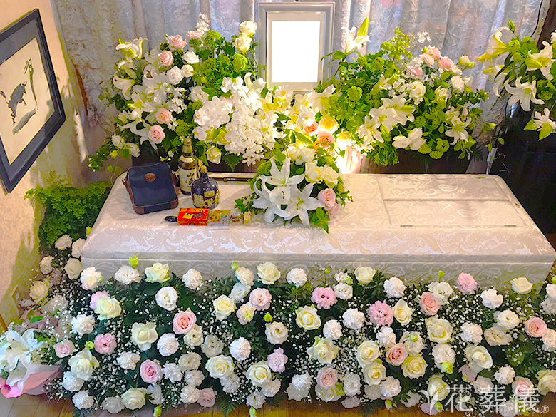 ご自宅で葬儀を行ったお客様の祭壇写真01