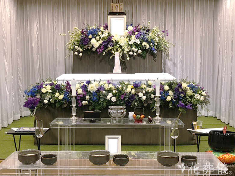 南池袋斎場で葬儀を行ったお客様の祭壇写真01