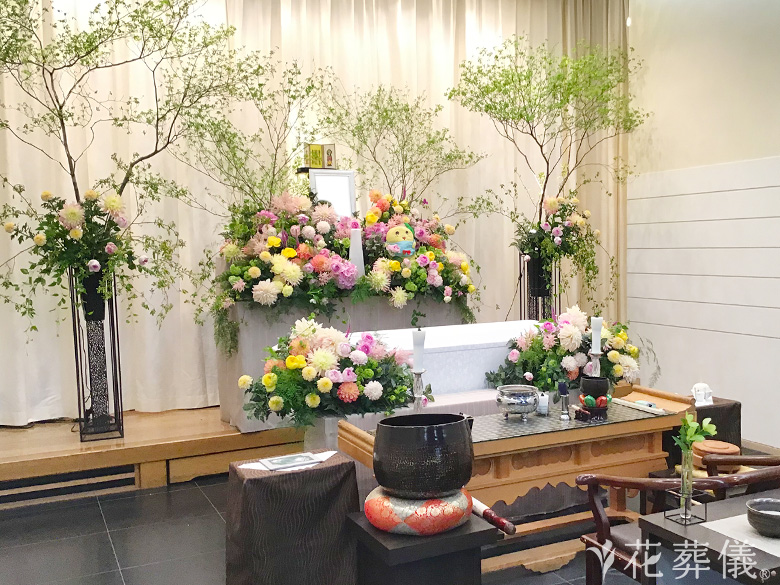 浦安市斎場で葬儀を行ったお客様の祭壇写真02