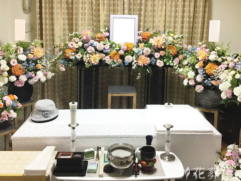 ご自宅で葬儀を行ったお客様の祭壇写真01