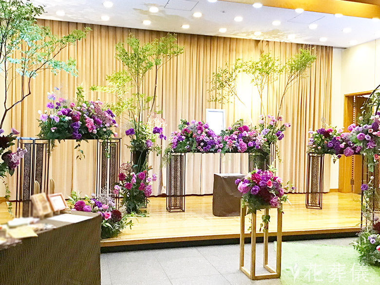 臨海斎場で葬儀を行ったお客様の祭壇写真01