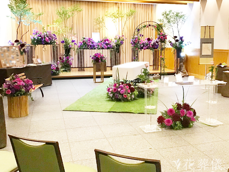 臨海斎場で葬儀を行ったお客様の祭壇写真02
