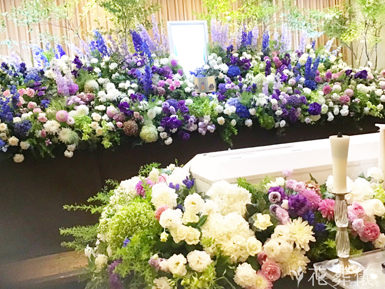 臨海斎場で葬儀を行ったお客様の祭壇写真03