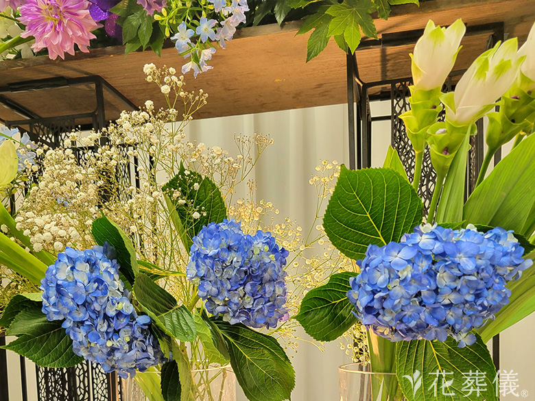 町屋斎場で葬儀を行ったお客様の祭壇写真03