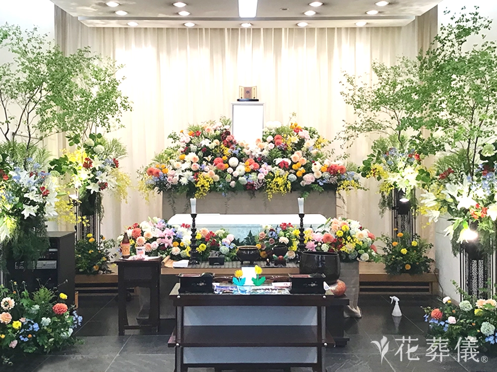 浦安市斎場で葬儀を行ったお客様の祭壇写真01
