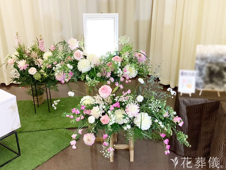 平和の森会館で葬儀を行ったお客様の祭壇写真02
