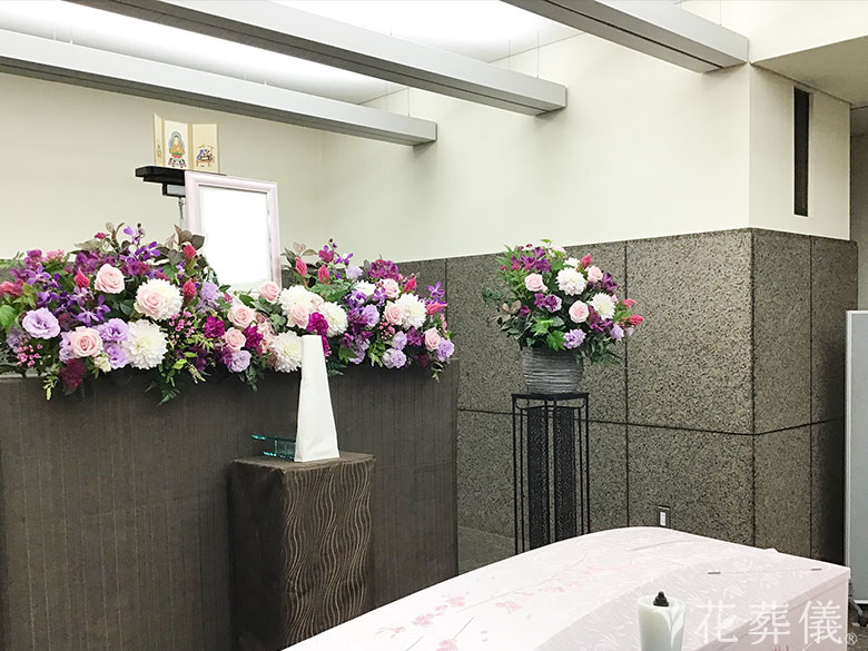 横浜市南部斎場で葬儀を行ったお客様の祭壇写真02