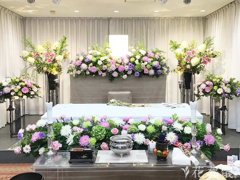 多磨葬祭場 日華斎場で葬儀を行ったお客様の祭壇写真01