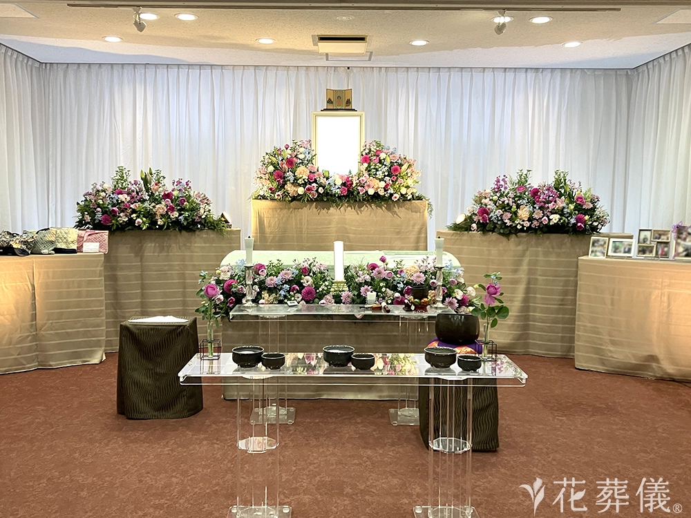 谷塚斎場で葬儀を行ったお客様の祭壇写真01
