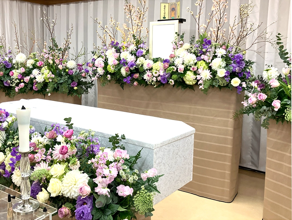 三寶寺寶亀閣斎場で葬儀を行ったお客様の祭壇写真03