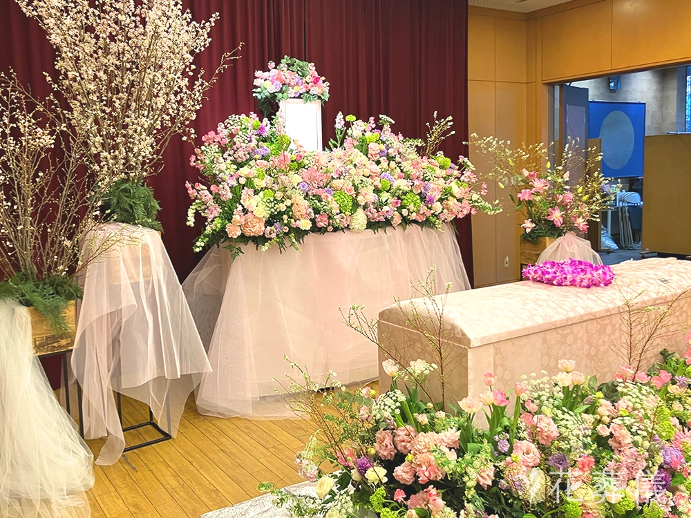 府中の森市民聖苑で葬儀を行ったお客様の祭壇写真03