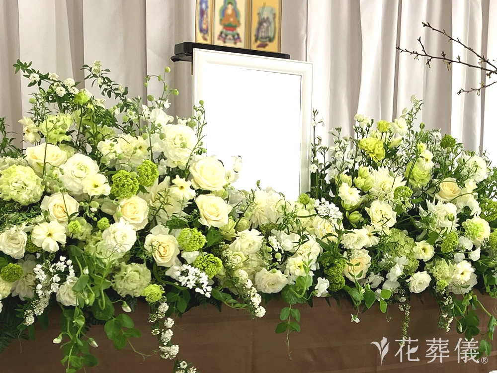 大泉橋戸会館で葬儀を行ったお客様の祭壇写真03