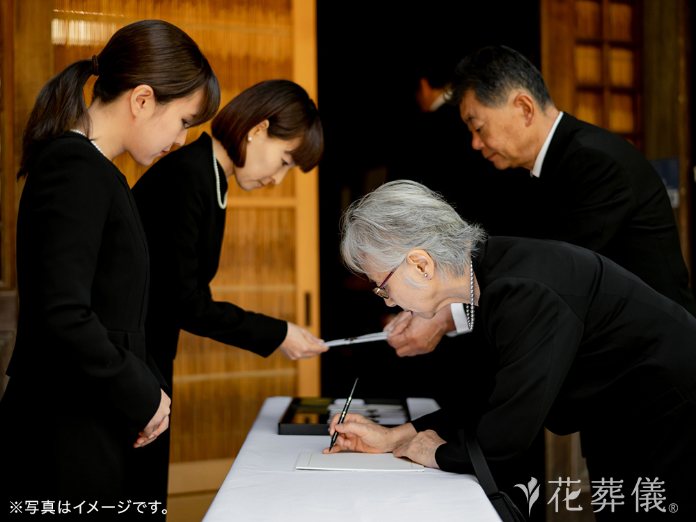 梅窓院で葬儀を行ったお客様の祭壇写真01