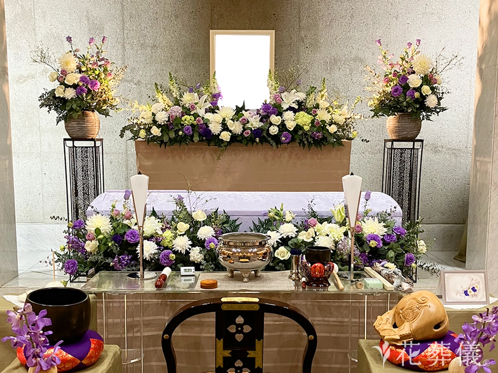 茅ヶ崎市斎場で葬儀を行ったお客様の祭壇写真02