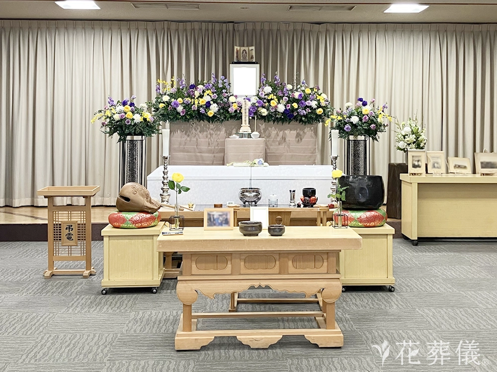 南多摩斎場で葬儀を行ったお客様の祭壇写真01