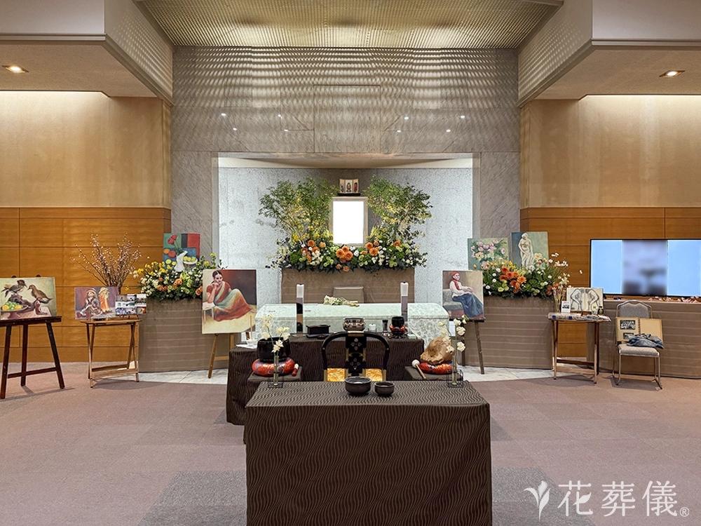 茅ヶ崎市斎場で葬儀を行ったお客様の祭壇写真01