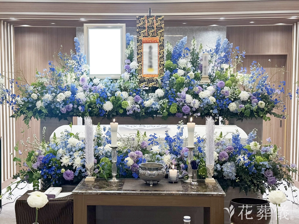 桐ヶ谷斎場で葬儀を行ったお客様の祭壇写真02